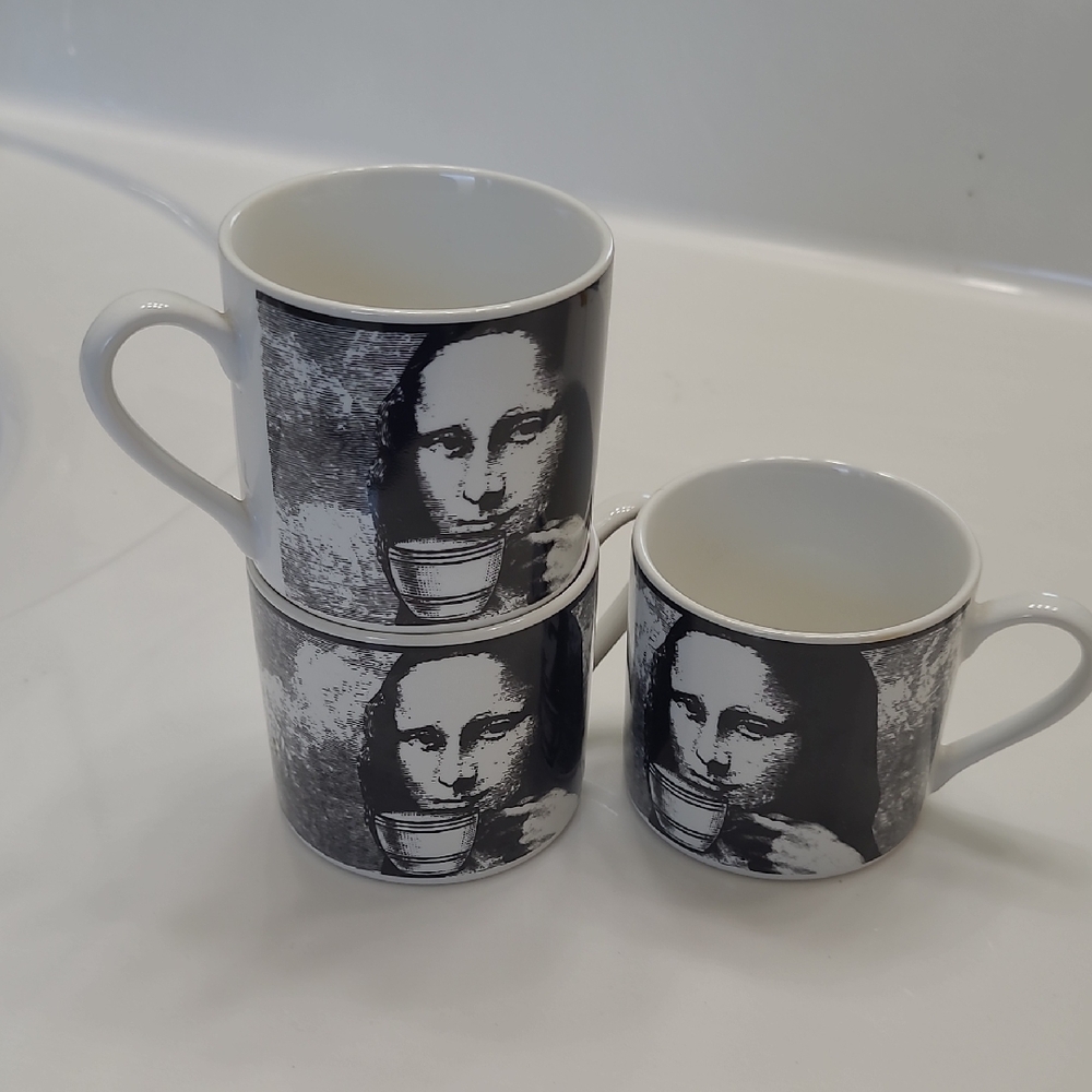 Black and White Mona Lisa Mugs Set
